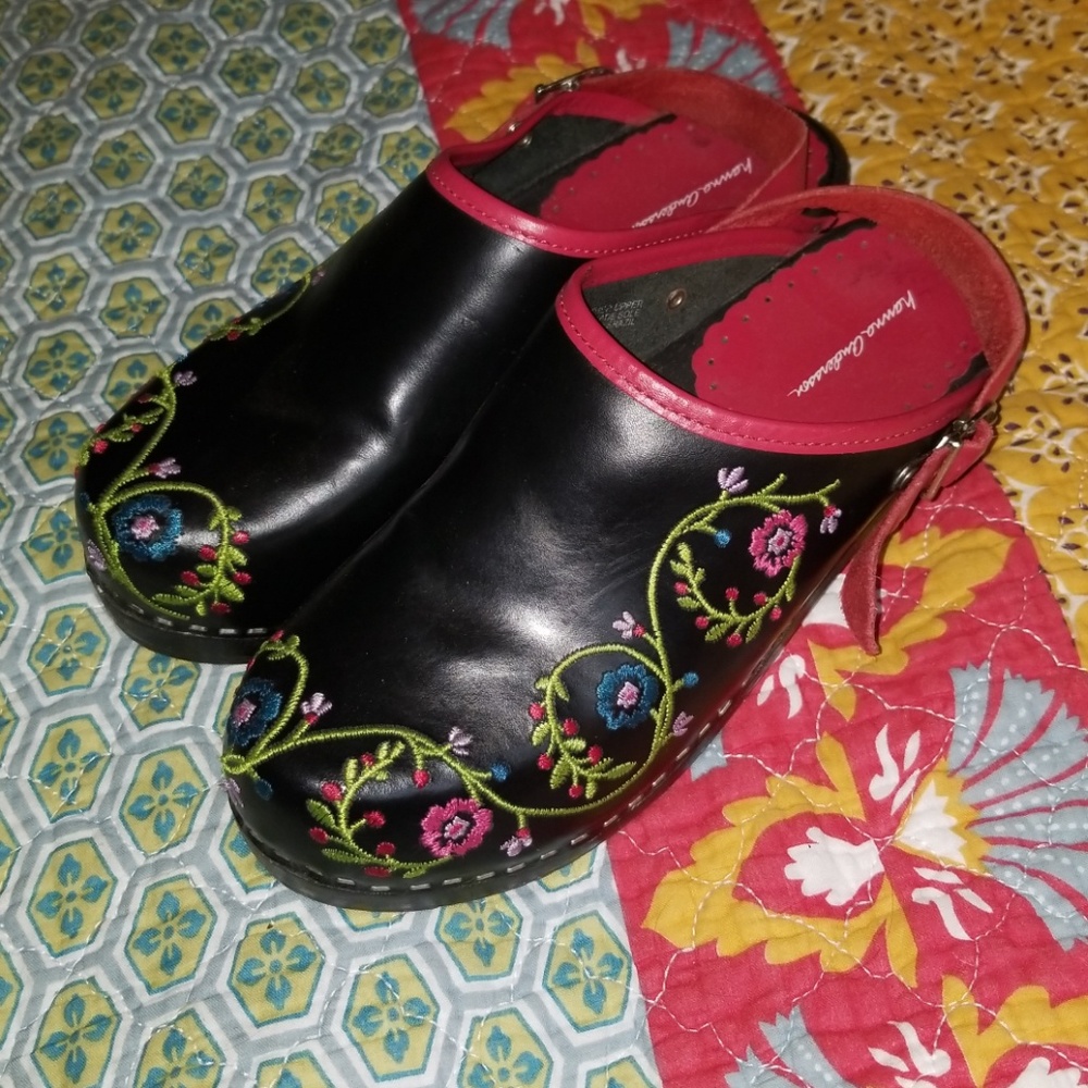 Hanna Andersson clogs